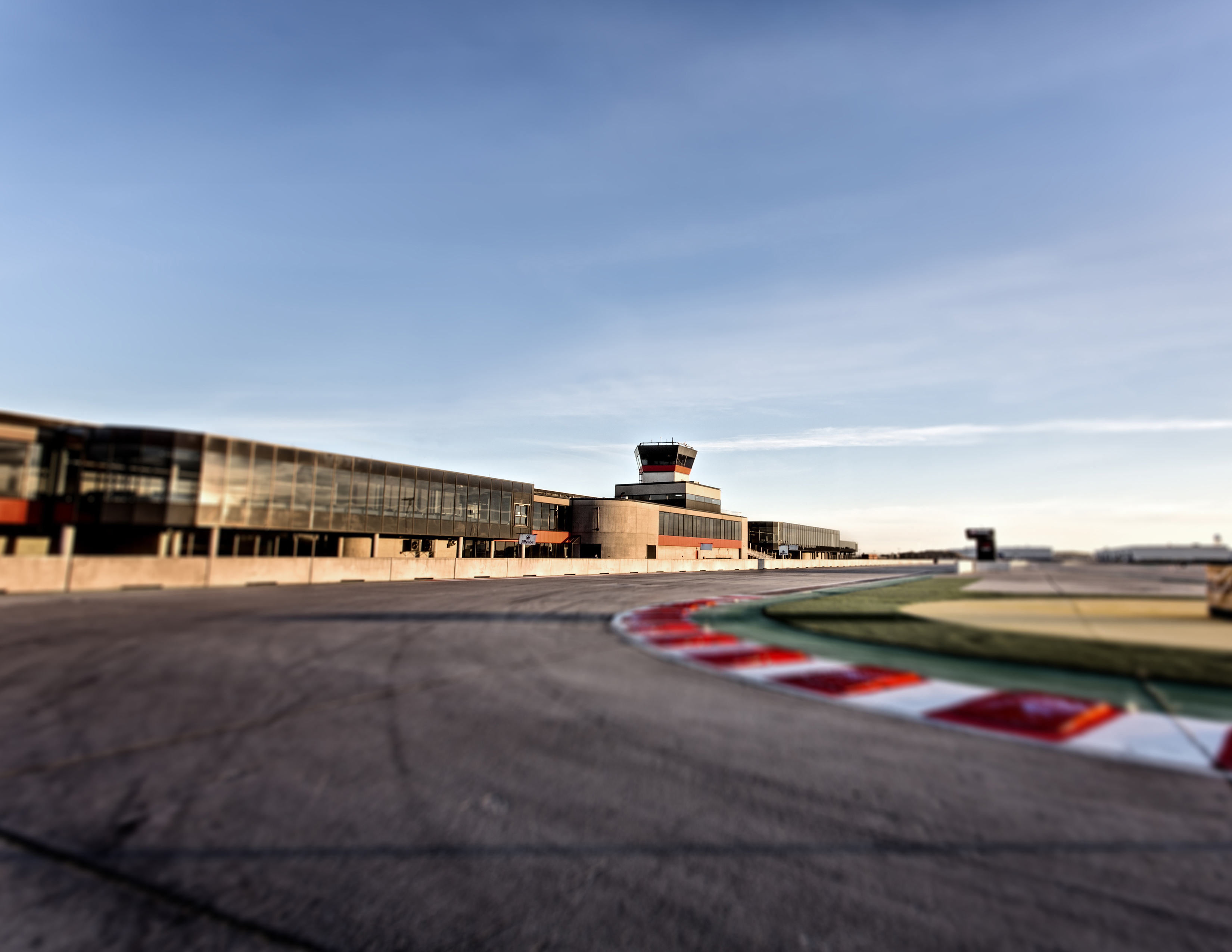 Virage du Circuit ICAR bordé de vibreurs